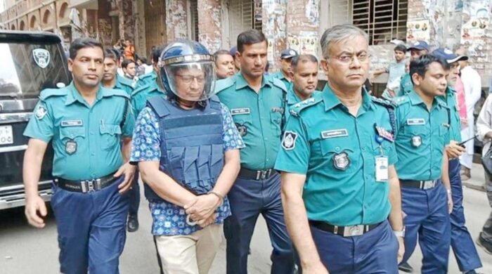ট্রাইব্যুনালে হাজিরি দেন সাবেক আইজিপি মামুন