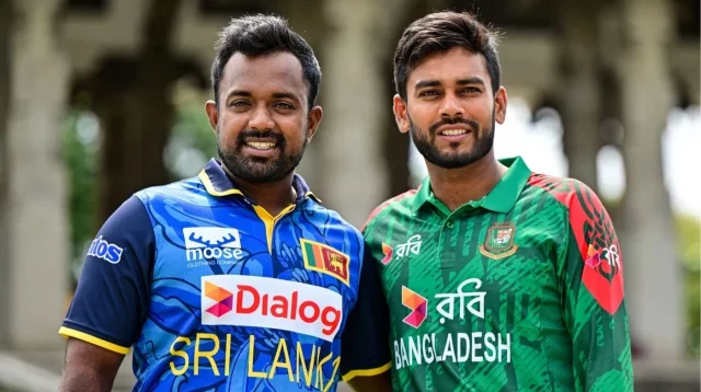 টসে হেরে বোলিংয়ে নেমেছে বাংলাদেশ, পারভেজ ও তানভীর খেলেছেন অভিষেক ম্যাচ।